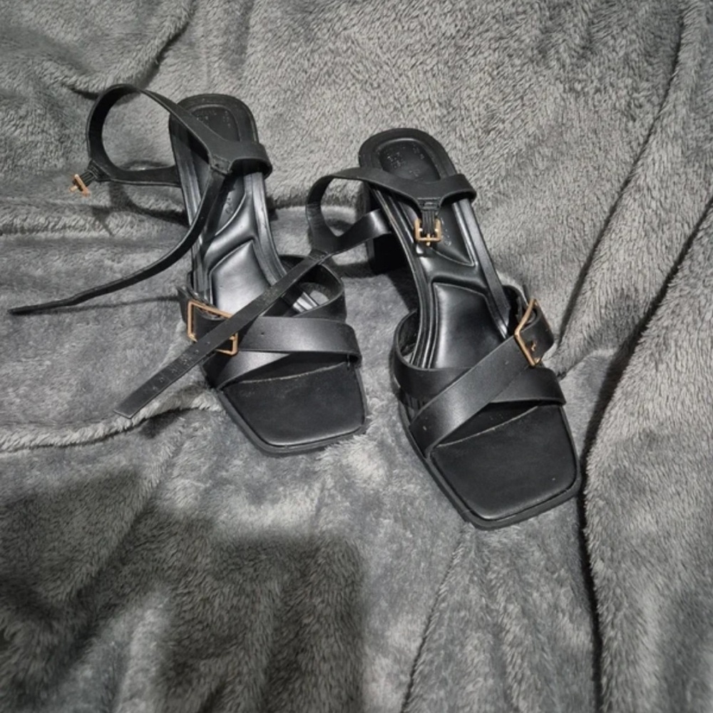 Primark Elegant Black Strappy Heels with Gold Accent